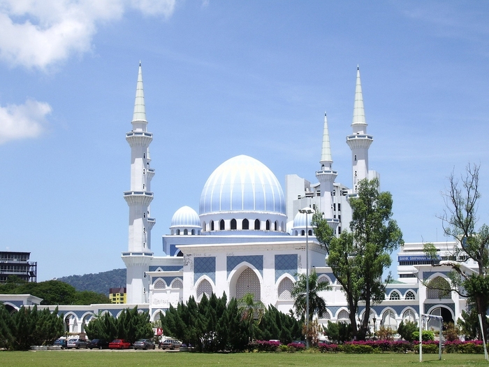 Kuantan Mosque in Malaysia - Islamic Architecture Around the World
