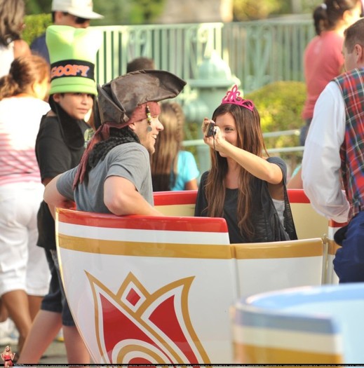 dyqcrq - Ashley and Scott spend a day at Disneyland together in Anaheim -August 23