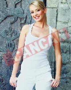 diana dumitrescu in alb