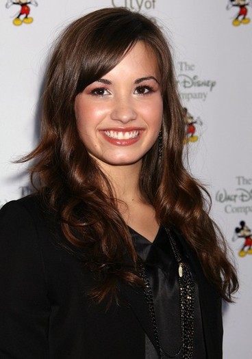 City+Hope+Benefit+Concert+Miley+Cyrus+Jonas+04u_2gt9Ss5l - 0-Demi Lovato-0