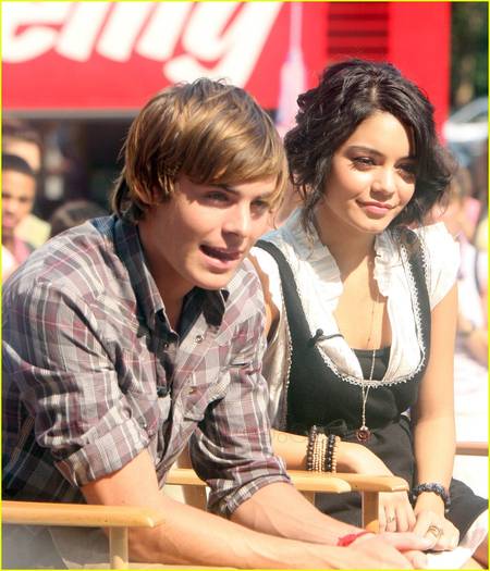 01zanessaearlyshowdu8 - poze zanessa