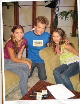 hannah8 - aici sunt doar poze cu miley cyrus-hannah montana