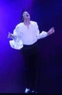 FKEUSMQQGCDGSZDIAWU - michael jackson