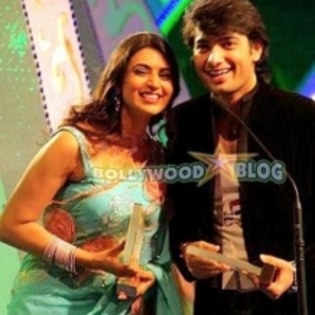 297965-218 - sagar and vidya