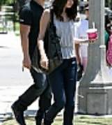 d - Selena Gomez in l a cu Taylor Lautner