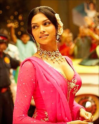 04sld1 - Om Shanti Om dragoste in oglinda film indian - Divyaa