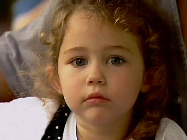 68415_video-247698-access-archives-miley-cyrus-day-at-the-zoo-1997[1] - BaBy Miley Cyrus