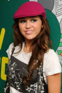 PBZRXKTDTVXFBMVTZYP - aici arat cat de mult o iubesc pe miley