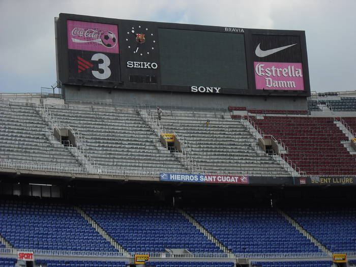 DSCF1092 - CAMP NOU - gazonul era in refacere