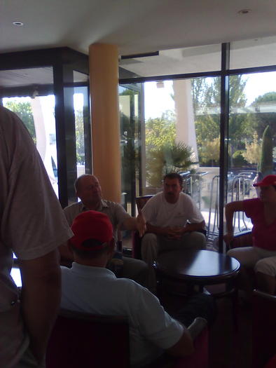 IN HOL LA nOVOTEL - ApiMondia