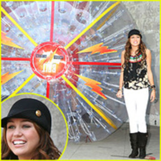DEIKBWIYXTEMYGIALBY - Hannah Montana-Miley