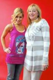 ASHLEY TISDALE SI MAMA EI - ASHLEY SI MAMA EI POZE RARE