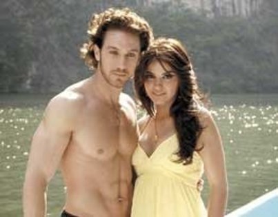 4885_1083398526739_1279632943_242361_6250673_n - Maite Peroni-pics NEW