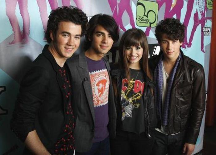 jonas brothers & demi lovato