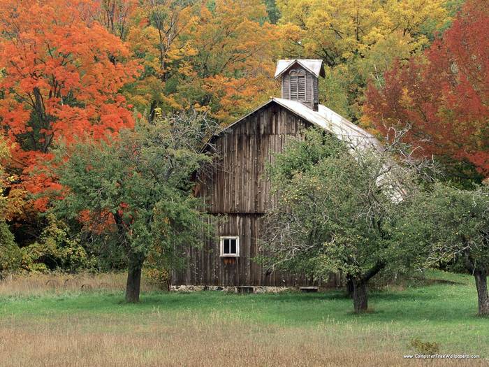 Rustic Barn, Leelanau County, Michigan - Very Beautiful Nature Scenes