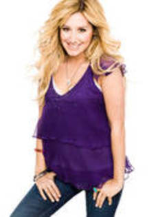 CMVTFJUUVEMKLCMTEBS - ASHLEY TISDALE IN SEVENTEEN