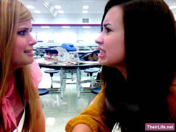 NSCKNXNGRUXSXEQVJYC - Demi Lovato Poze Rare