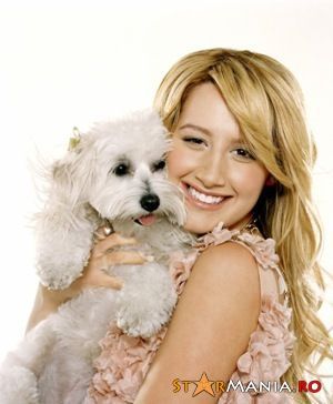 19d014f3433446296c4bca4410bcf318-ashley-tisdale_63 - cine imi lasa la zece alburi comentarii va castiga un album din partea mea cu ce poza doreste