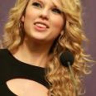 Taylor_Swift_1230497131_1