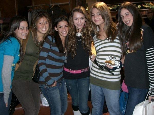 OMQTWBDVVMAIDGBAWQD - Miley personale