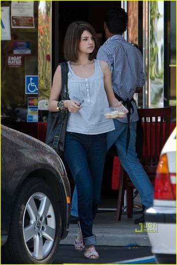 selena-gomez-whisper-cafe-03