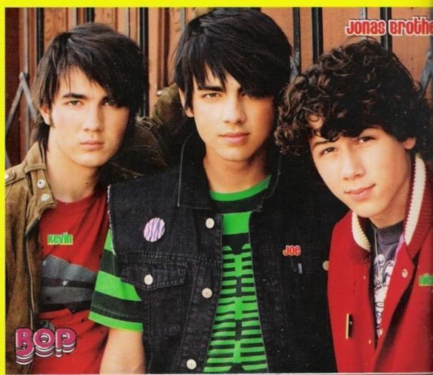 1297818 - jonas brothers