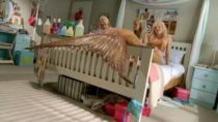 FWBTMUGYQUNGJYKWZAT - rikki din h2o cea mai tare