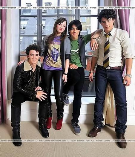 jonas brothers & demi lovato - Jonas Brothers