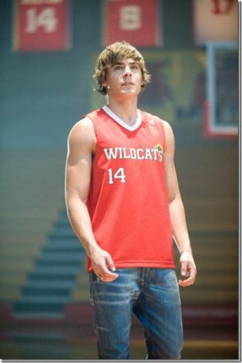 high-school-musical-3-stills-01-thumb1