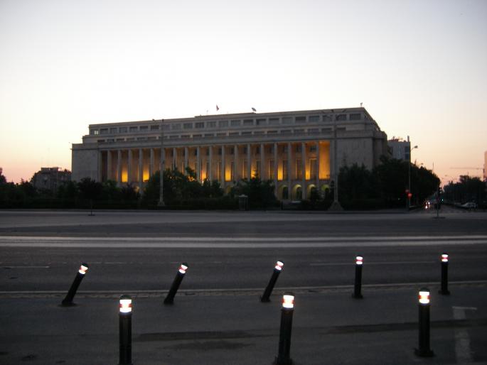 Bucuresti-Palatul Victoria - Excursii 2008