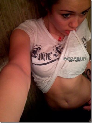 miley-cyrus-underwear-2-thumb - Crazy Miley