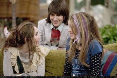 normal_2x05IAMHannahHearMeCroak08 - hannah montana sezonul 2