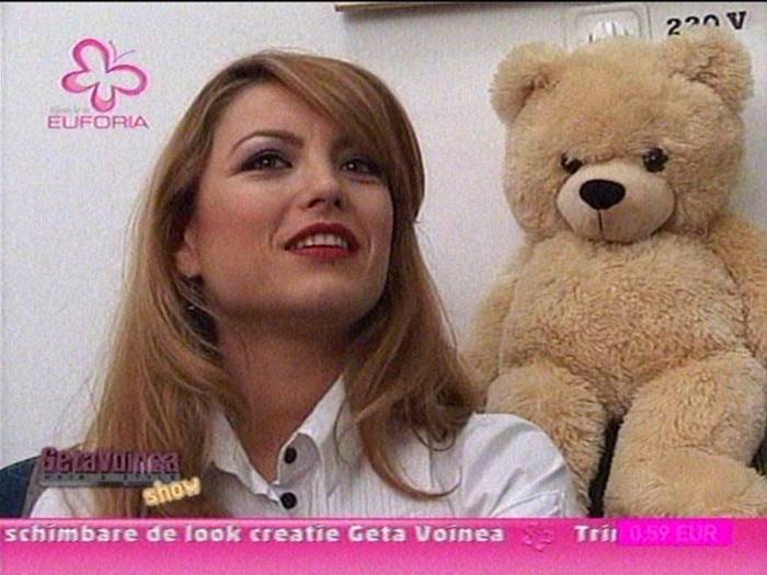 YRFKKCULGPEDOHDPACV - Elena Gheorghe