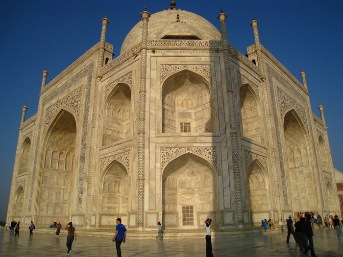 Taj Mahal in Agra - India (arches) - Islamic Architecture Around the World