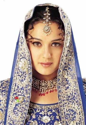 pz03 - Preity Zinta indianca