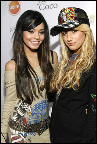 8 - poze vanessa and ashley