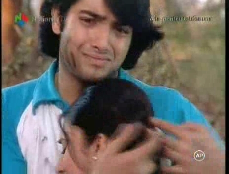 195_1_A_TA_PENTRU_TOTDEAUNA_SAGAR_SI_VIDYA_SUNT_UCISI.flv_000239266