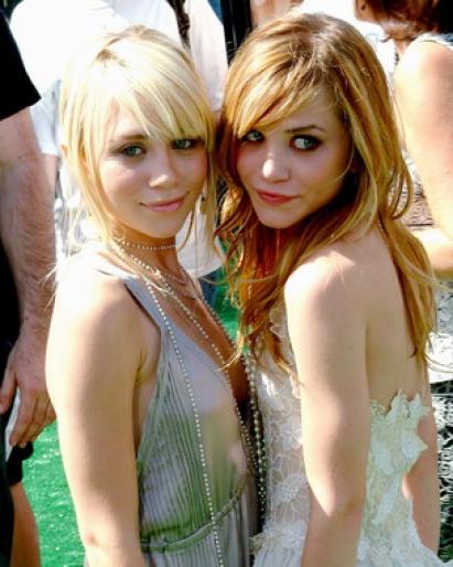 mary-kate-and-ashley-olsen-celebrity-photo-a