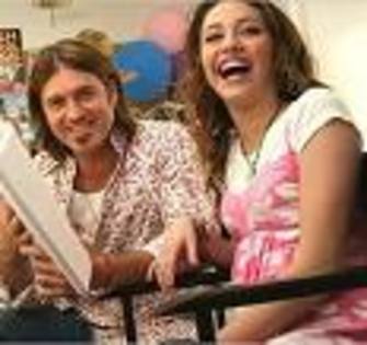 ok,si eu buna tati b:buna,draga - banda desenata-o parte din viata lui miley