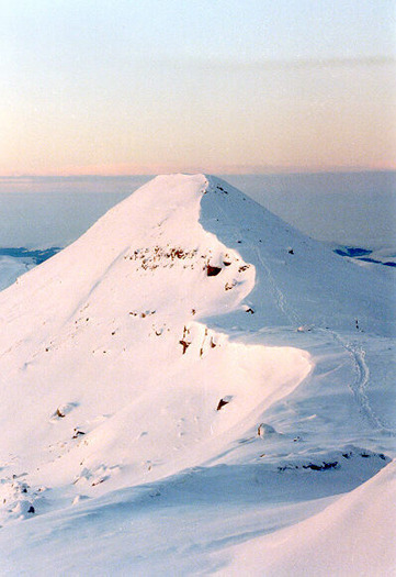 Bucegi - Varful de langa Omu