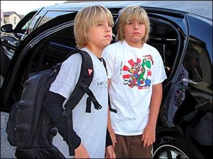 3439_06-sprouse-brothers-400a072506 - cole and dylan