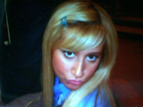 2056967915_24f66d20f2 - ashley tisdale poze destul de rare