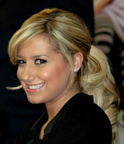 ashley-tisdale-20080201-370463