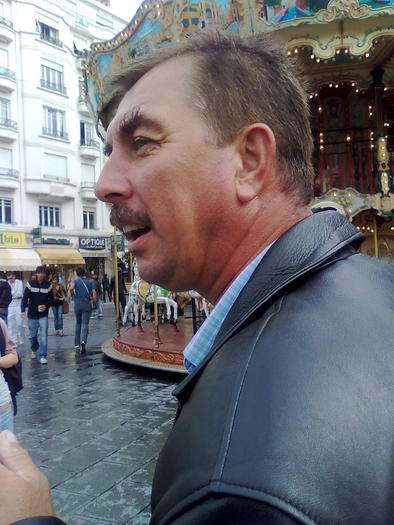 nemultumitului i se ia darul - ApiMondia