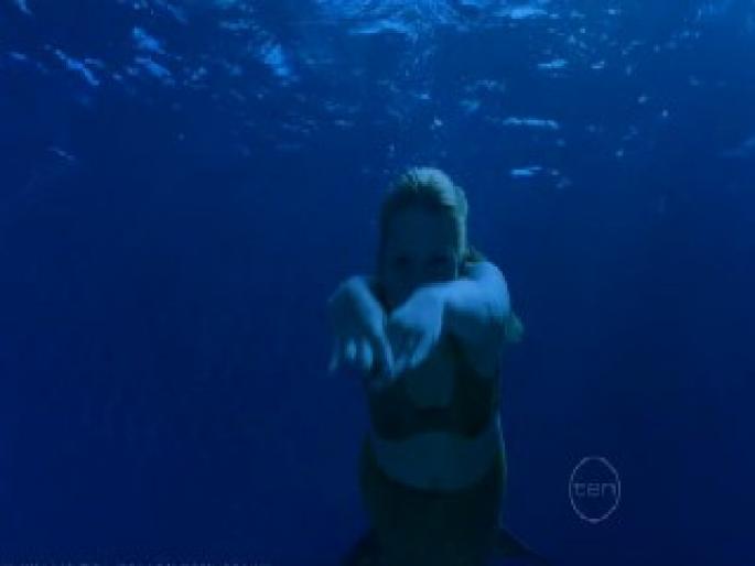 ECJCVVCTYGEYELSDLQZ - H2OO in the ocean