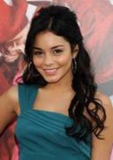 DXWNRWWVWIIFAXEXFHM - Vanessa Hudgens