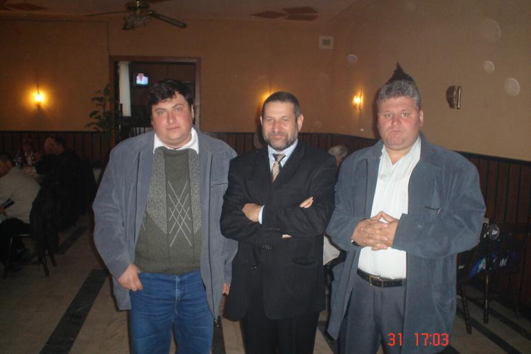 Picture2 083; Dragos,Koji (organizator targ Faget)si dan
