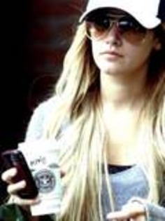 raraaaaaaaaa - ASHLEY TISDALE POZE RARE