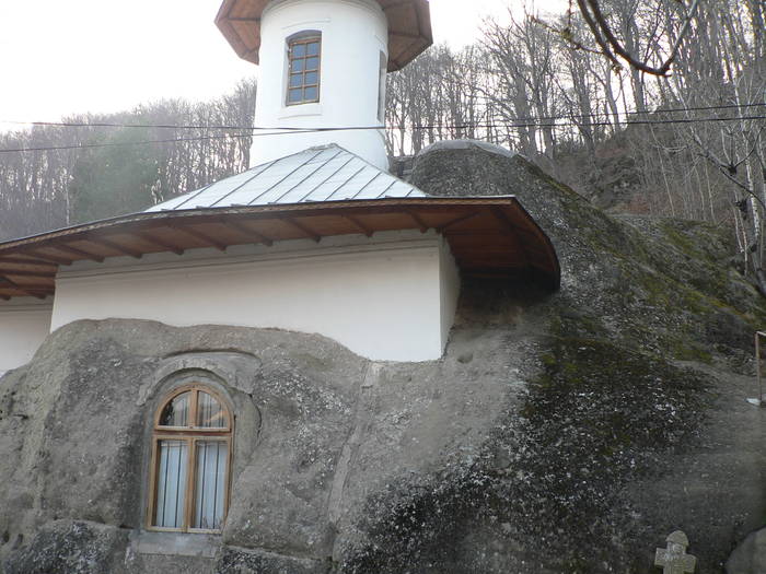 P1040438 - 2009 aprilie manastirile  cetatuia-namaesti-corbi