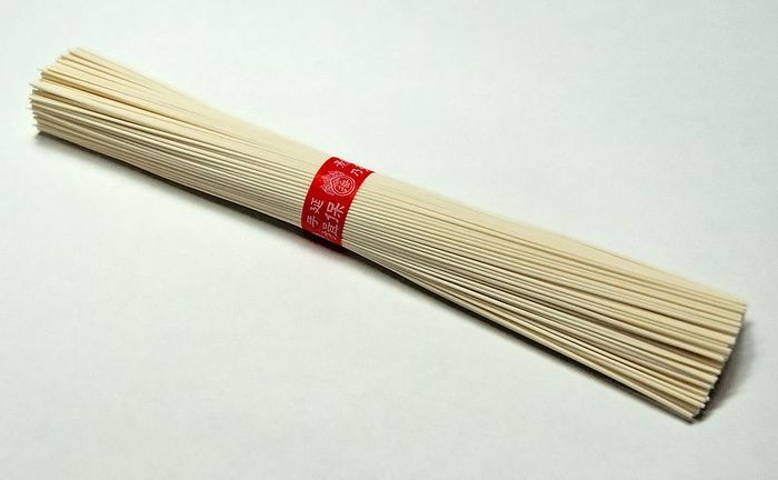 800px-Somen_001 - Mancare japoneza